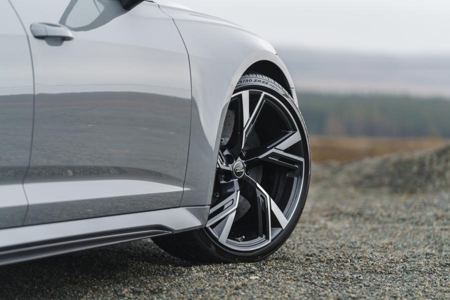 Детали экстерьера Audi RS6 Avant (C8) 2020 года  (UK) (фото 89 из 150)